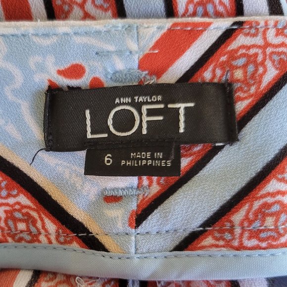 New Ann Taylor LOFT Pale Blue Rde Print Shorts 6 - Picture 3 of 3